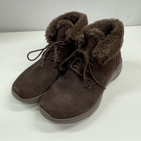 Skechers Womens On The Go Joy Lush Suede Chukka Boots in Brown Size 7.5 - Picture 1 of 10